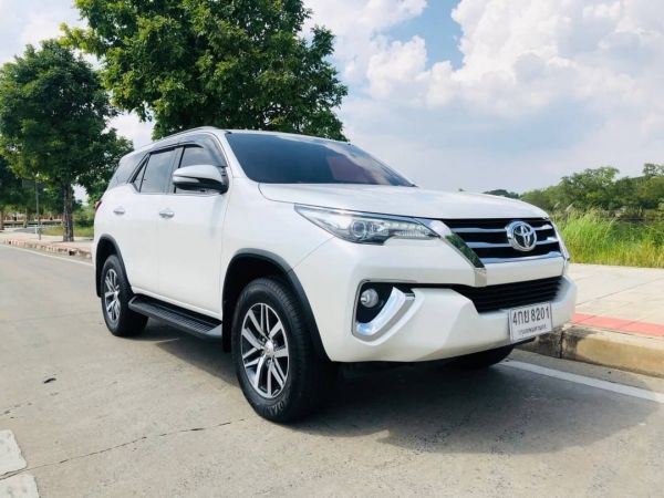TOYOTA FORTUNER 2.4 V 2WD A1 ปี 2015